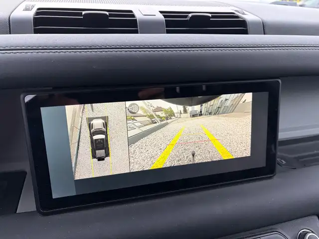 Land Rover Defender 110 P400e Hybrid AWD Luftfederung ACC AHV Garantie Ansicht 14