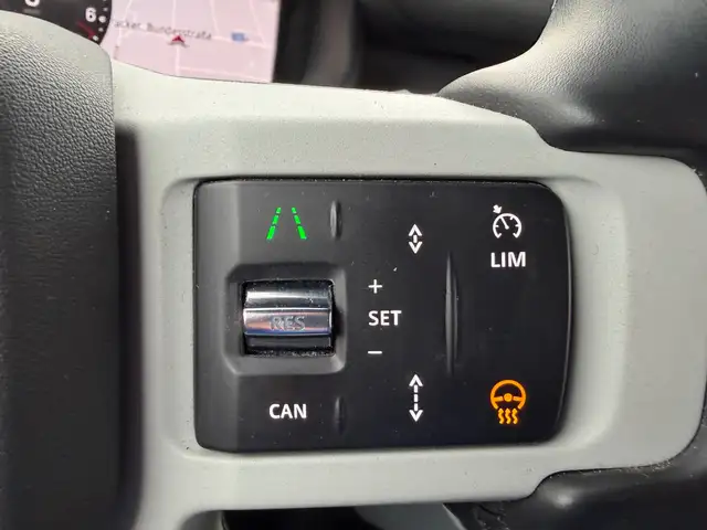 Land Rover Defender 110 P400e Hybrid AWD Luftfederung ACC AHV Garantie Ansicht 12