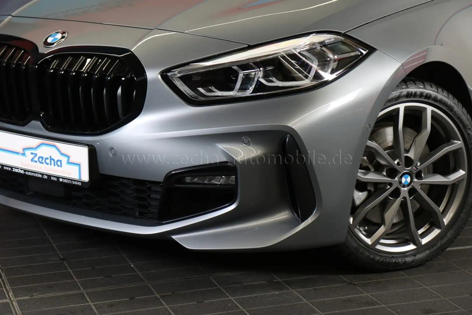 BMW 120 i 5-trg M-Sport Panod.Lenkradhzg.HIFI.RFK. Gris - 2