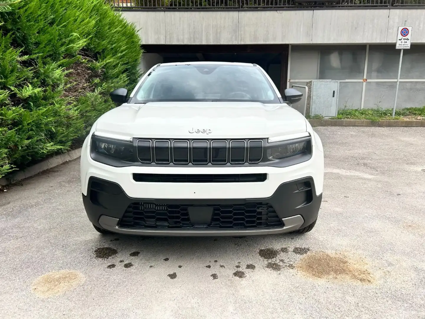 Jeep Avenger 1.2 Turbo 100 CV MHEV Adventure Blanc - 2
