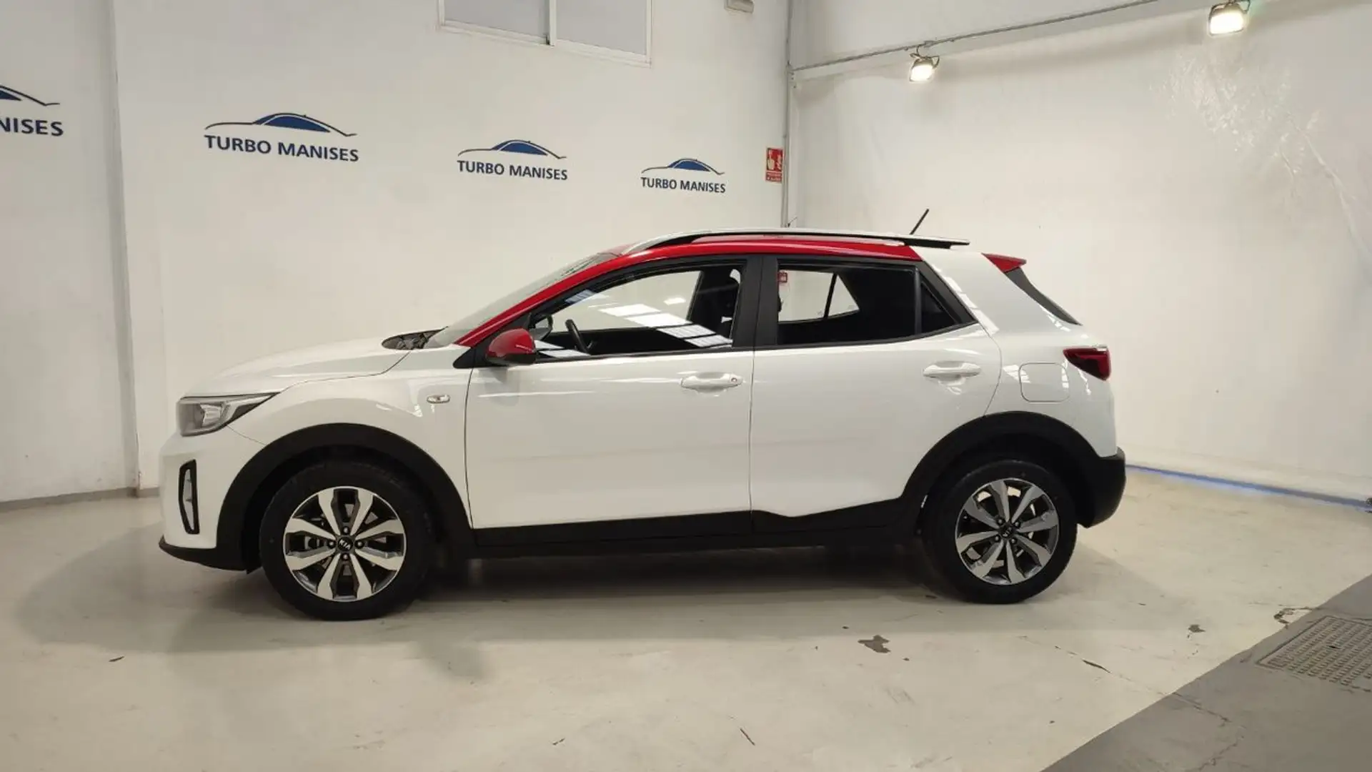 Kia Stonic 1.0 T-GDi 74kW (100CV) MHEV iMT Concept Blanco - 2