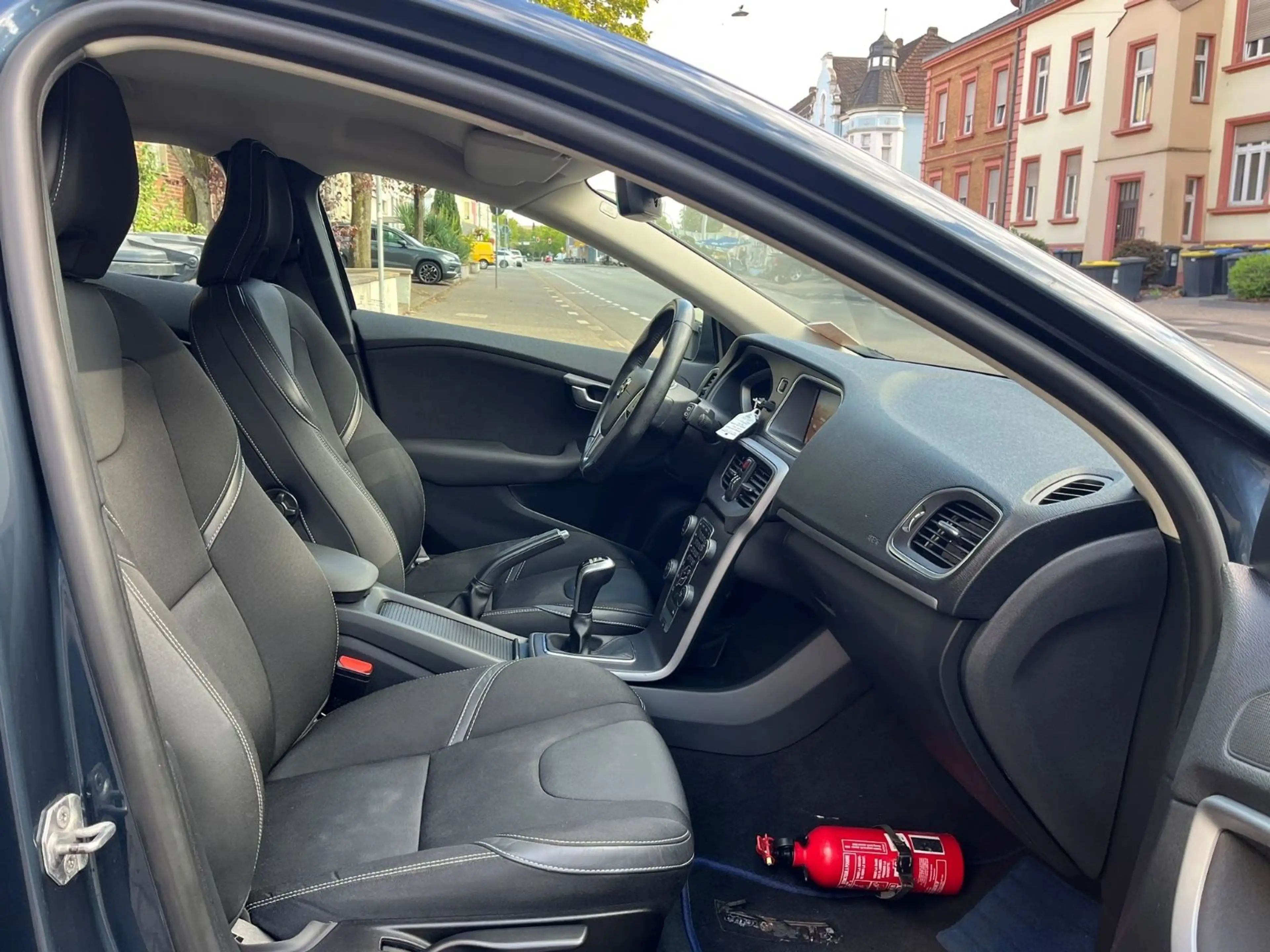 Volvo V40 D2 NAVI, LED, FACELIFT — photo 11