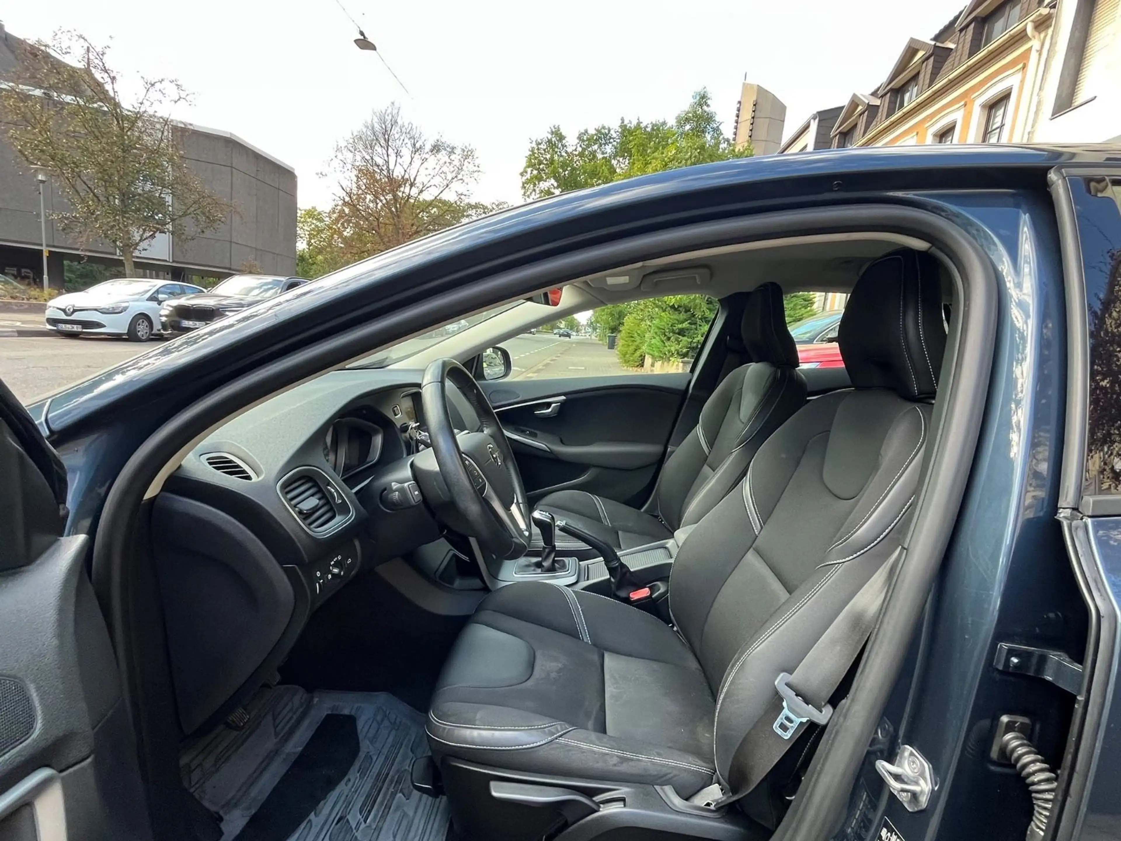 Volvo V40 D2 NAVI, LED, FACELIFT — photo 10