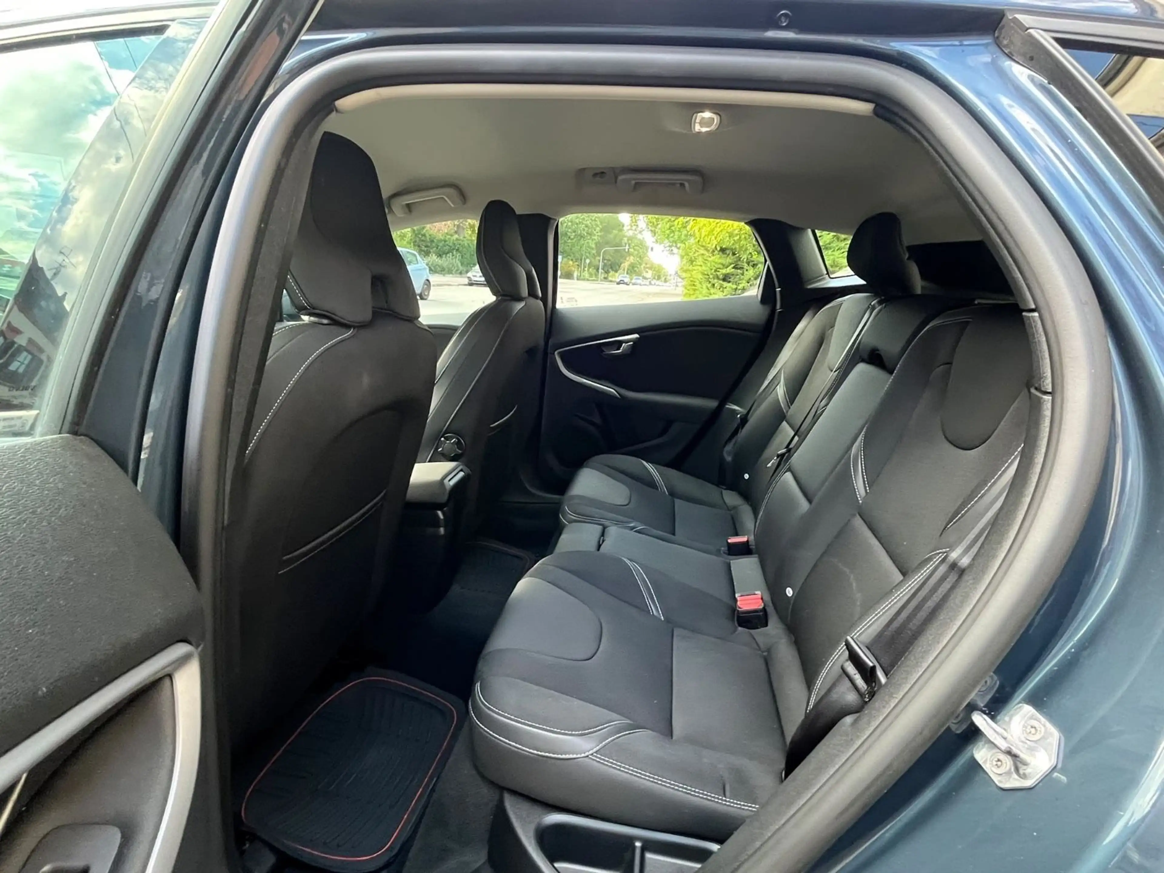Volvo V40 D2 NAVI, LED, FACELIFT — photo 12