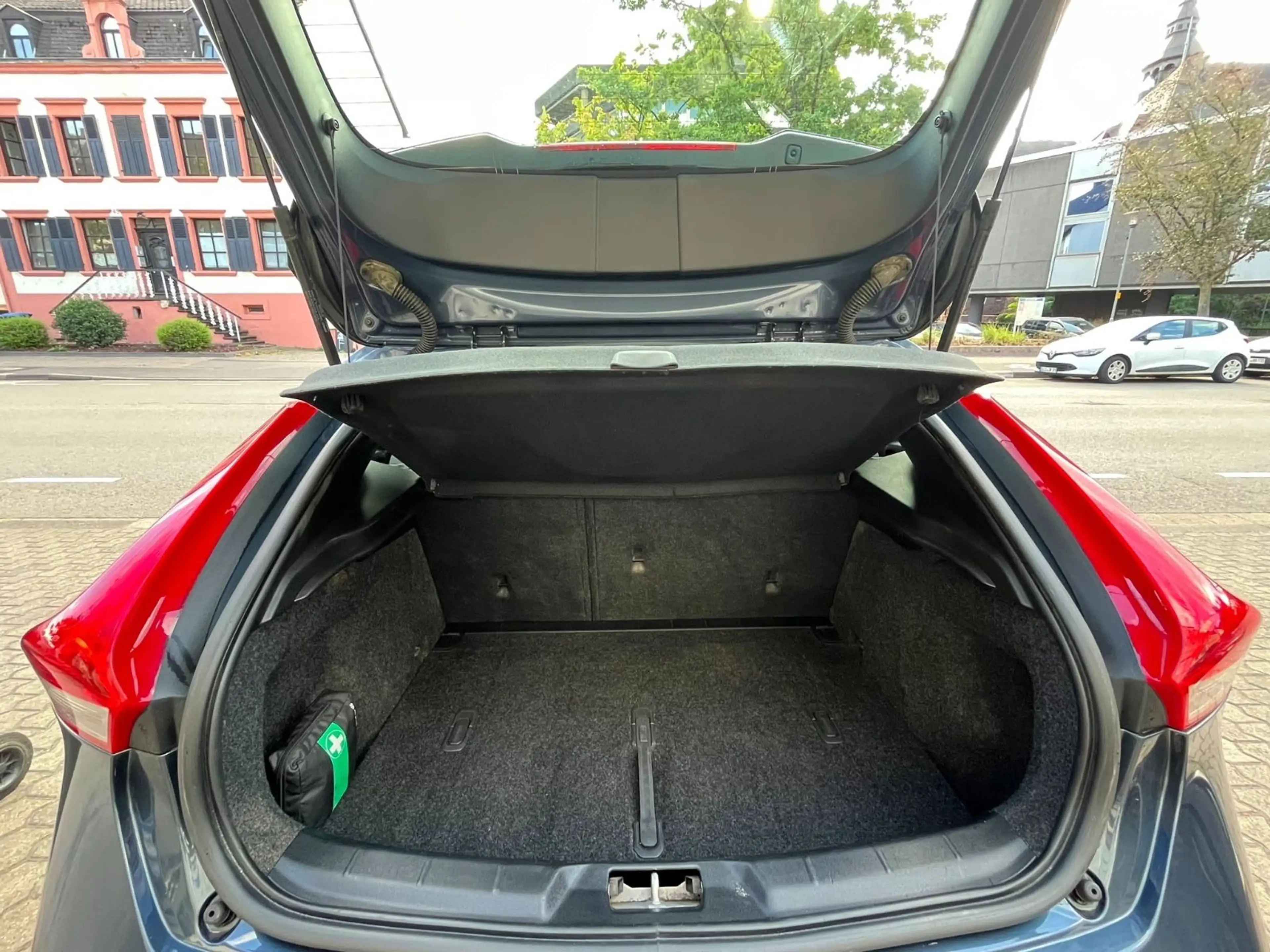 Volvo V40 D2 NAVI, LED, FACELIFT — photo 14