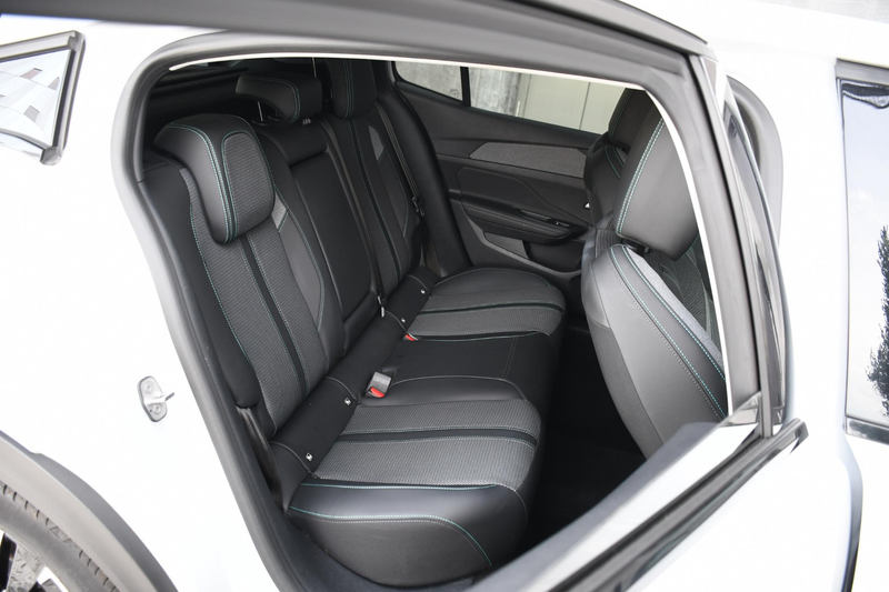 Peugeot 408 Allure 1.2 Hybrid 145pk Automaat ADAPT. CC | 19''L — photo 11