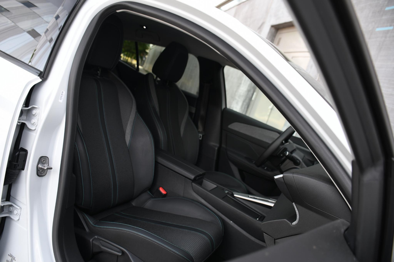 Peugeot 408 Allure 1.2 Hybrid 145pk Automaat ADAPT. CC | 19''L — photo 10