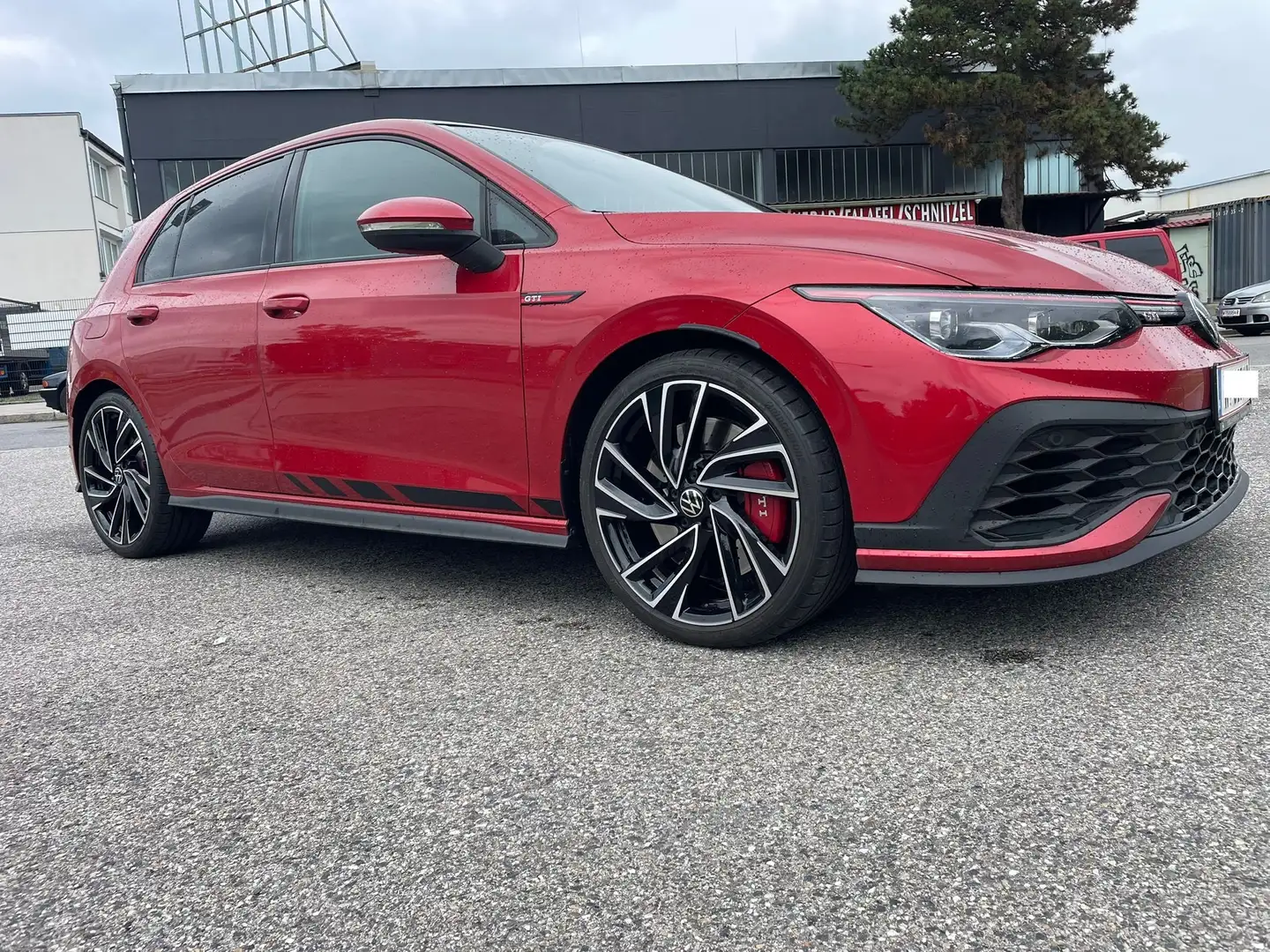 Volkswagen Golf GTI 8 2.0 TSI DSG Clubsport PANO NAVI Rouge - 2