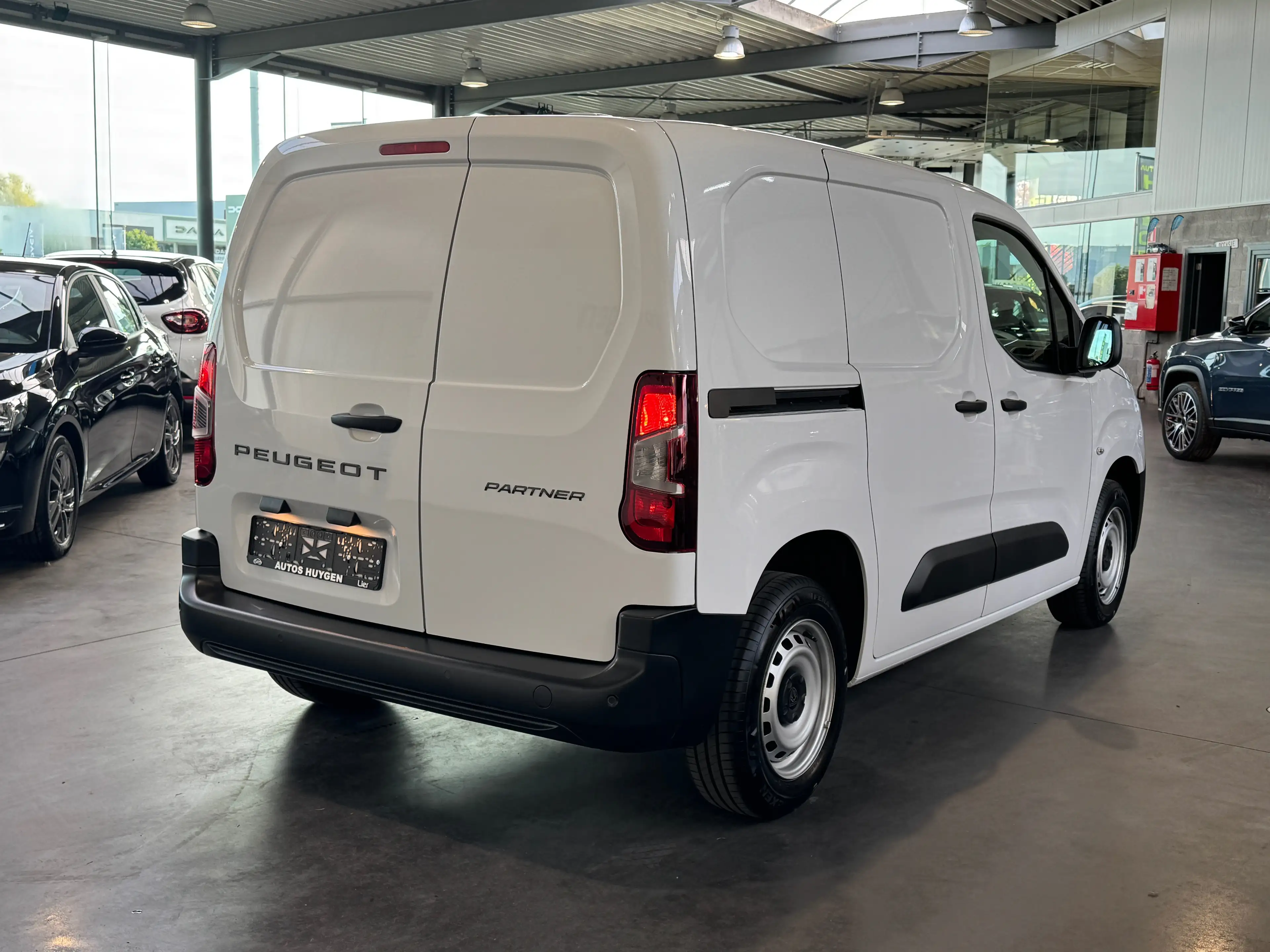 Peugeot Partner 1.2 PureTech L1 Light — photo 3