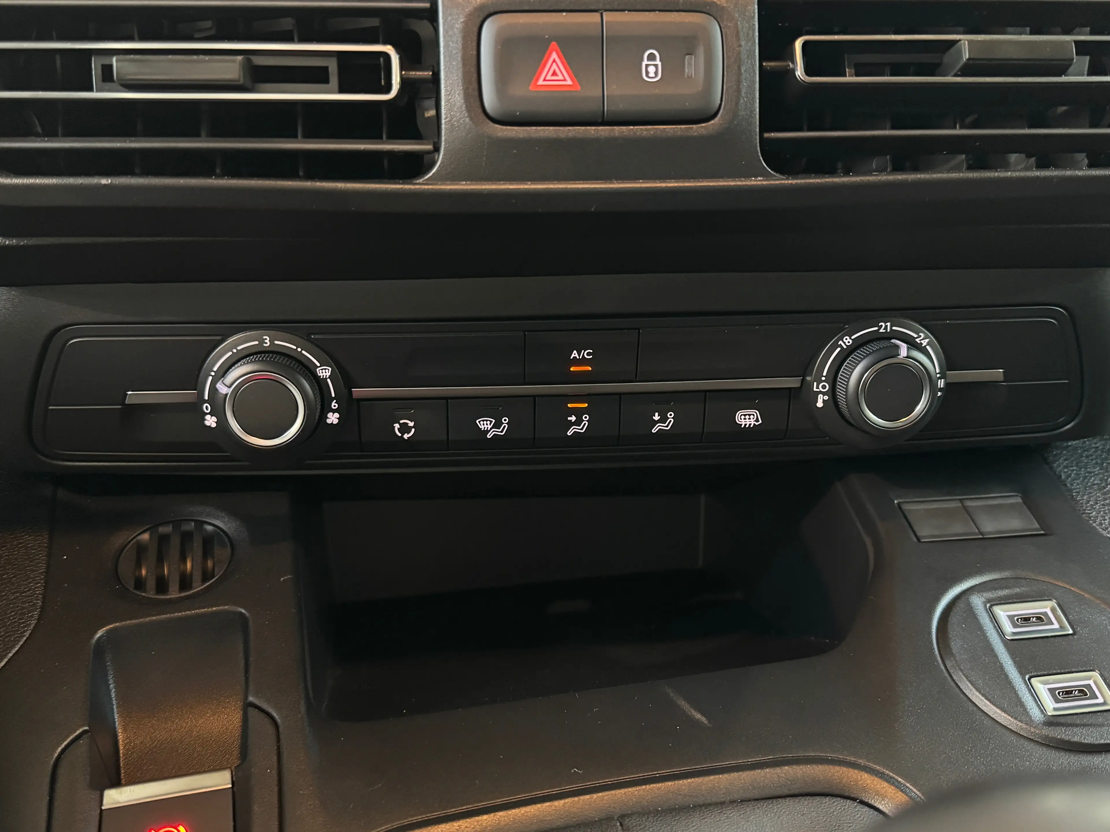 Peugeot Partner 1.2 PureTech L1 Light — photo 9