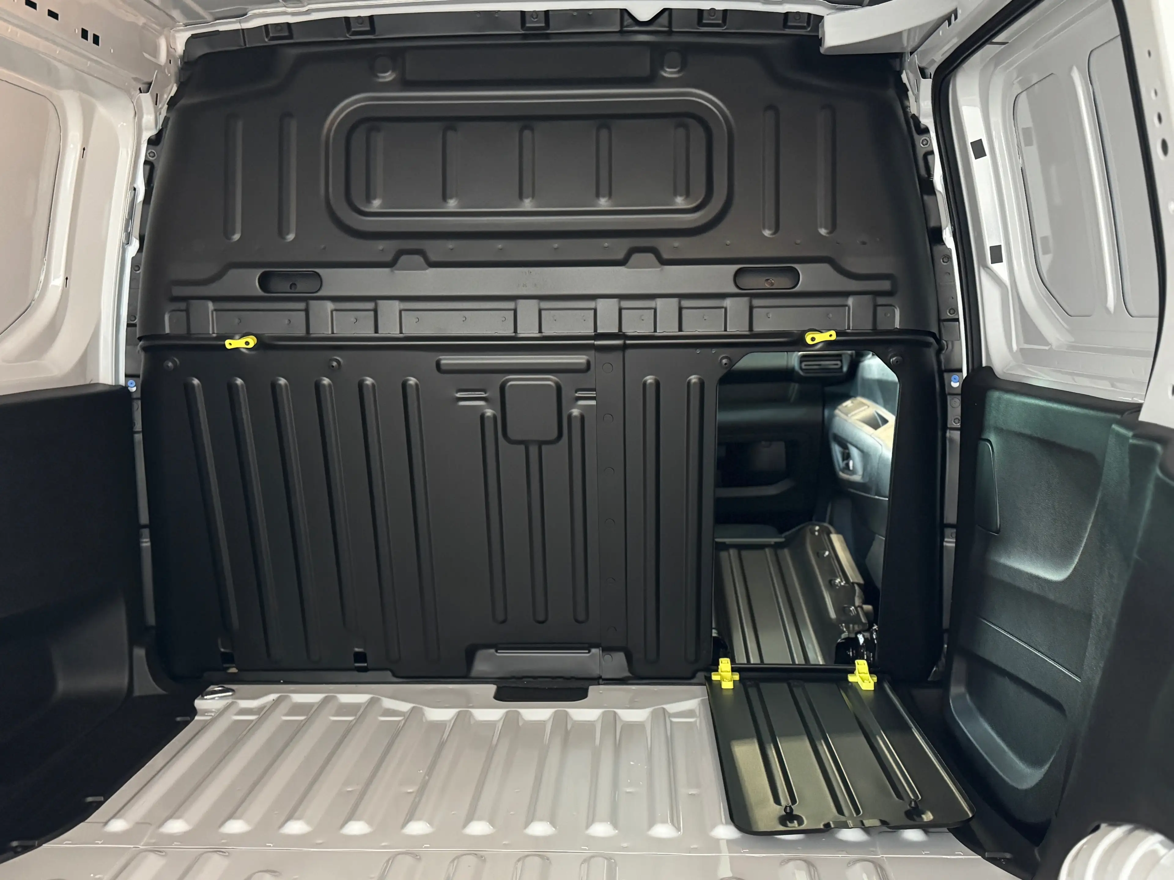 Peugeot Partner 1.2 PureTech L1 Light — photo 6