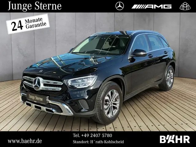 Mercedes-Benz 220 main image