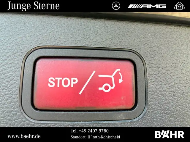 Mercedes-Benz 220 view 11