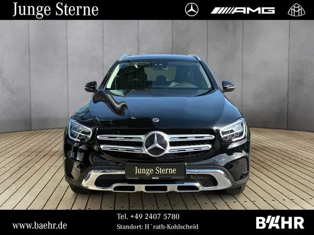 Mercedes-Benz 220 view 7