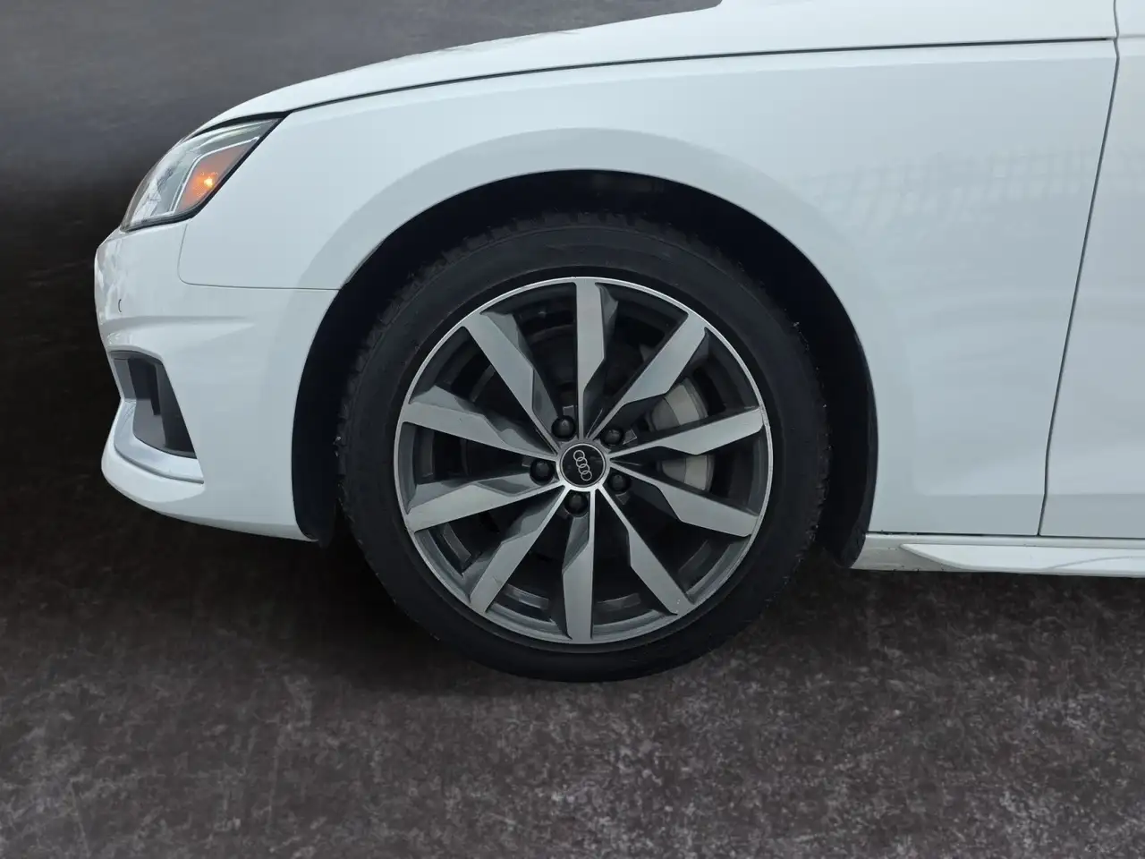 Audi A4 снимка Audi A4