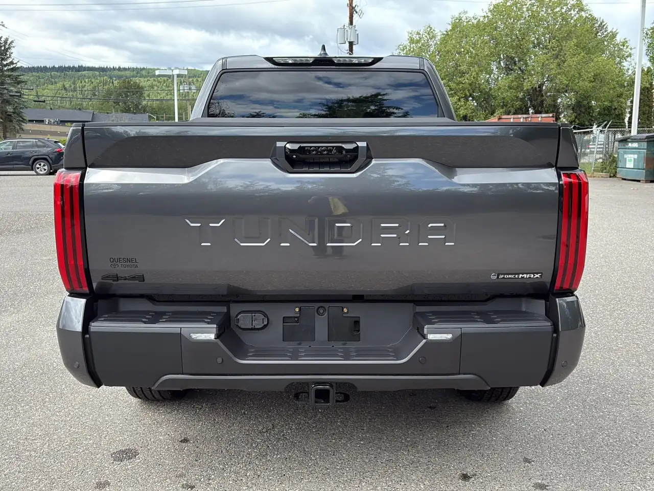 Toyota Tundra снимка Toyota Tundra
