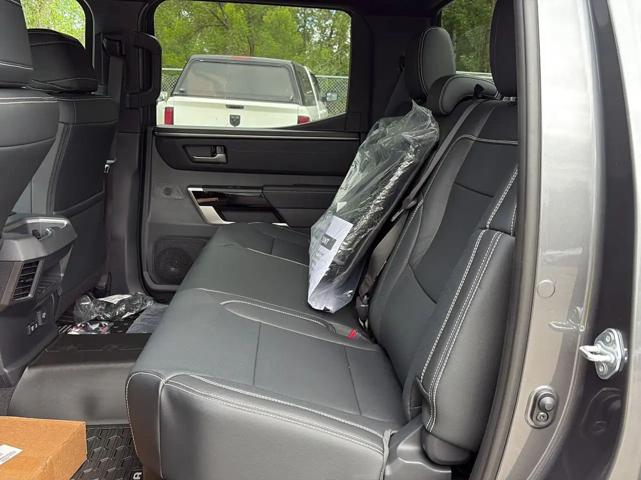 Toyota Tundra снимка Toyota Tundra