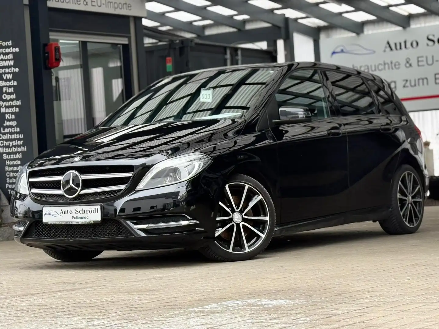 Mercedes-Benz B 220 CDI 7G-DCT Sport-Paket, AHK, Pano, ILS, Tot-W, Nav Schwarz - 1