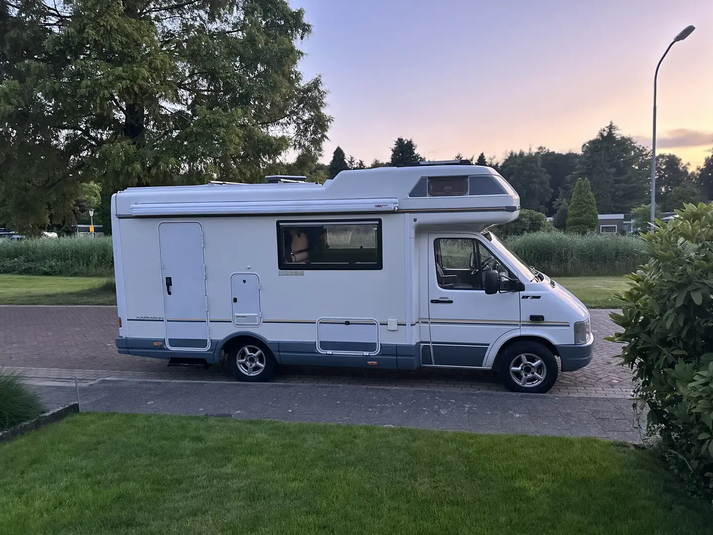 Volkswagen LT Karmann camper 6 persoons - 1