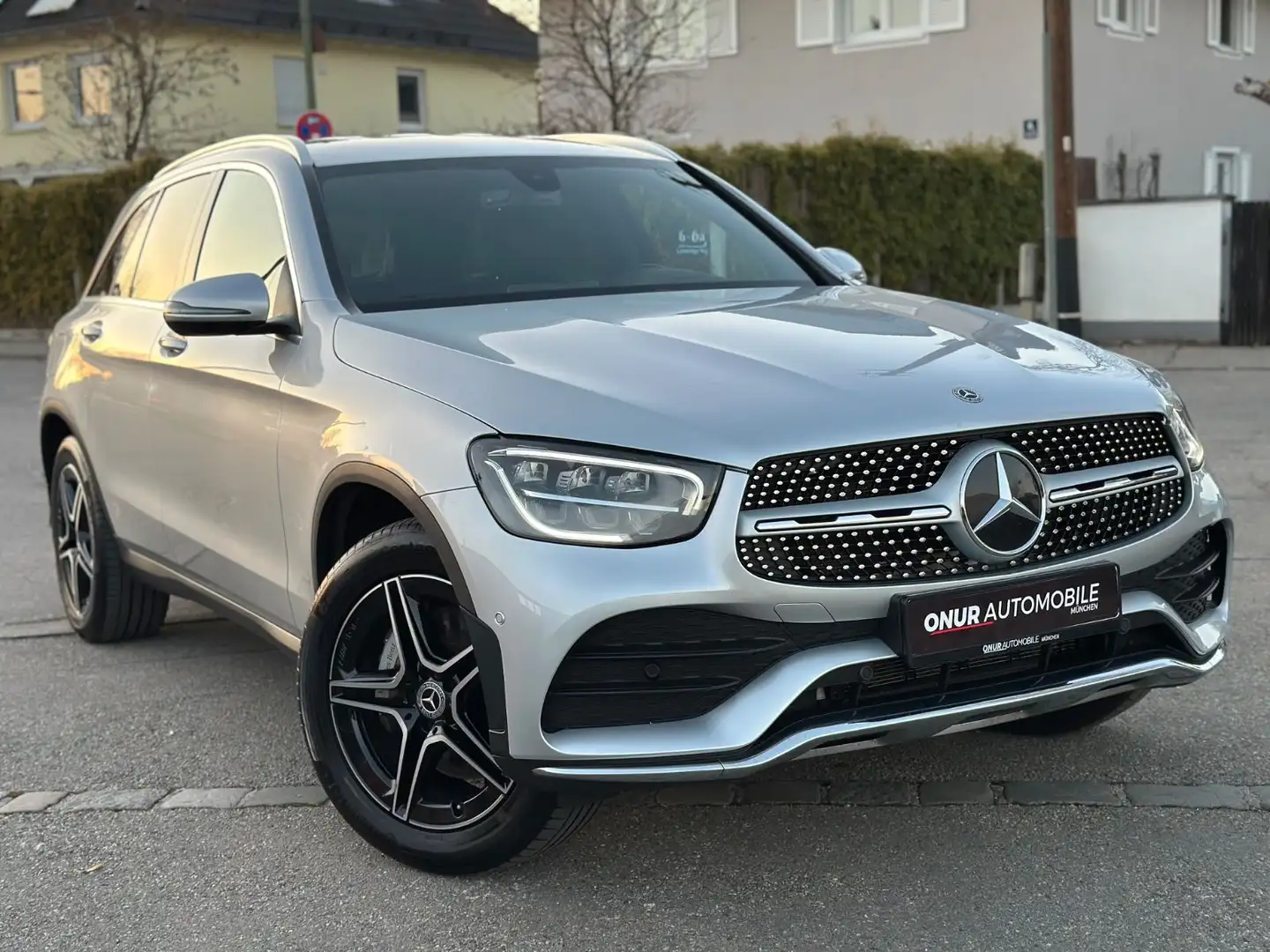 Mercedes-Benz GLC 300 4Matic AMG 9G Navi Burmester MBux 19" Argento - 1