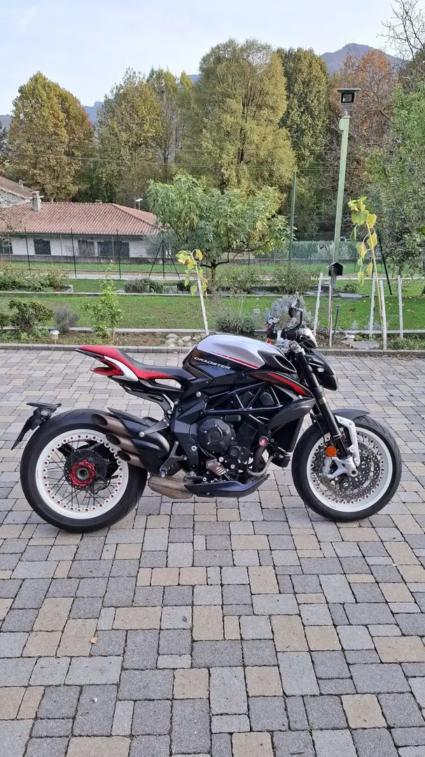 MV Agusta Dragster 800 RR Bílá - 1
