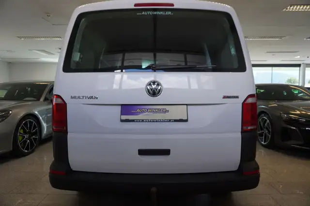 Volkswagen Transporter view 6