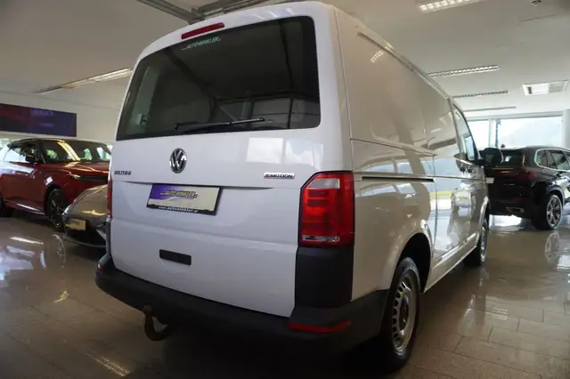Volkswagen Transporter view 5