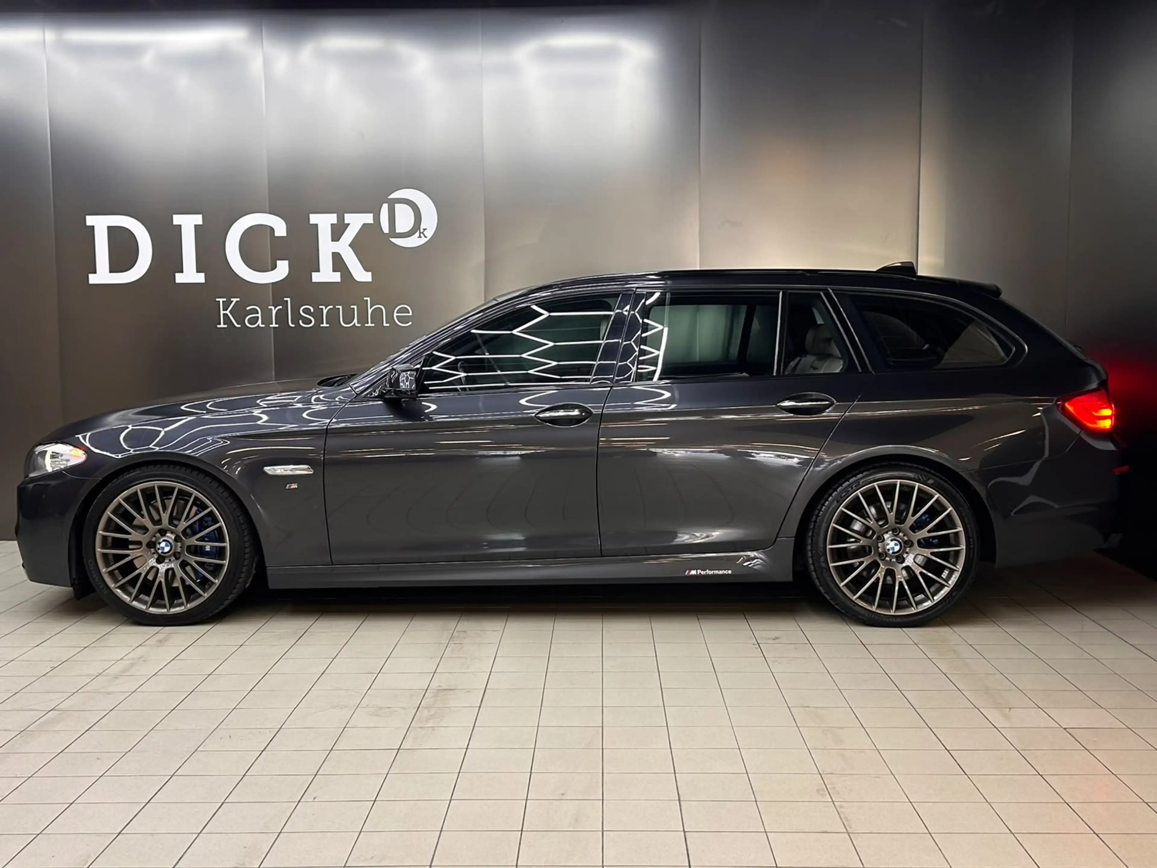 BMW 550 i M Sport SOFT+MEMO+HEAD+SHZ+NAV+KAMER+AHK+ — photo 5