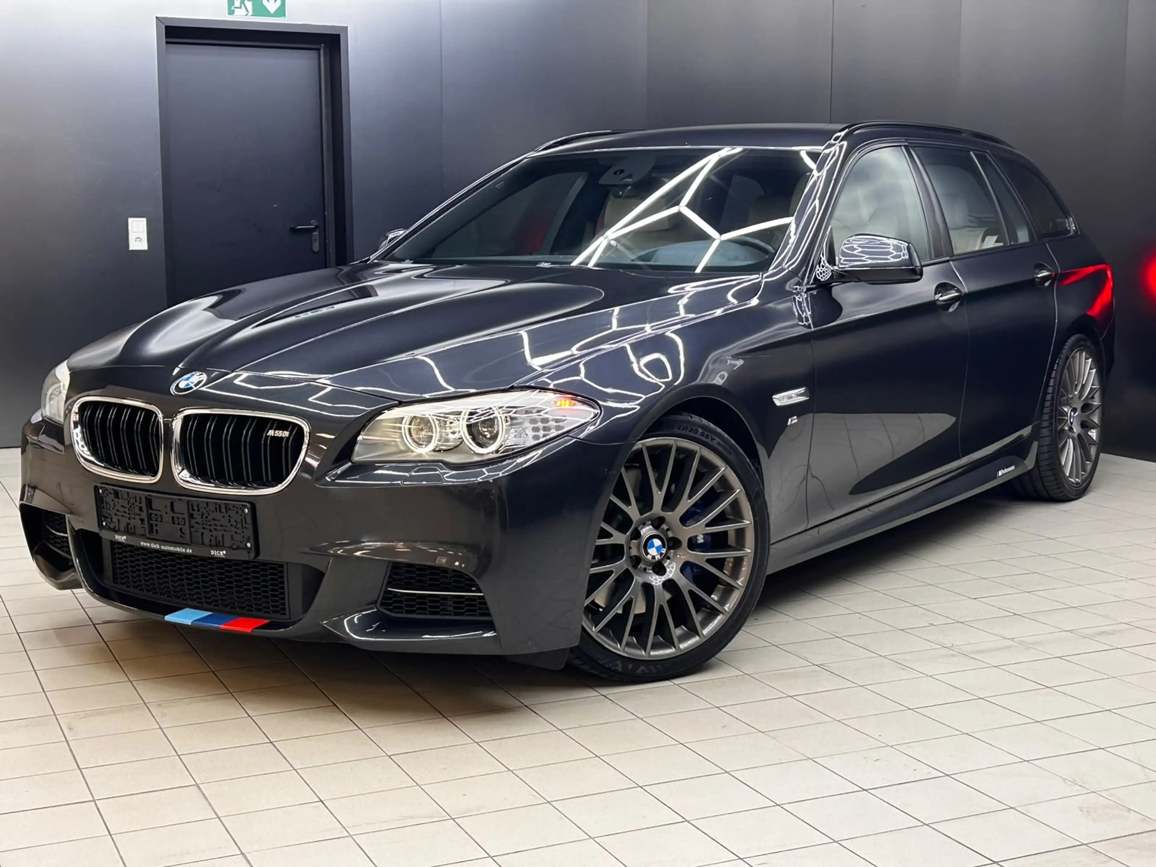BMW 550 i M Sport SOFT+MEMO+HEAD+SHZ+NAV+KAMER+AHK+ — photo 4