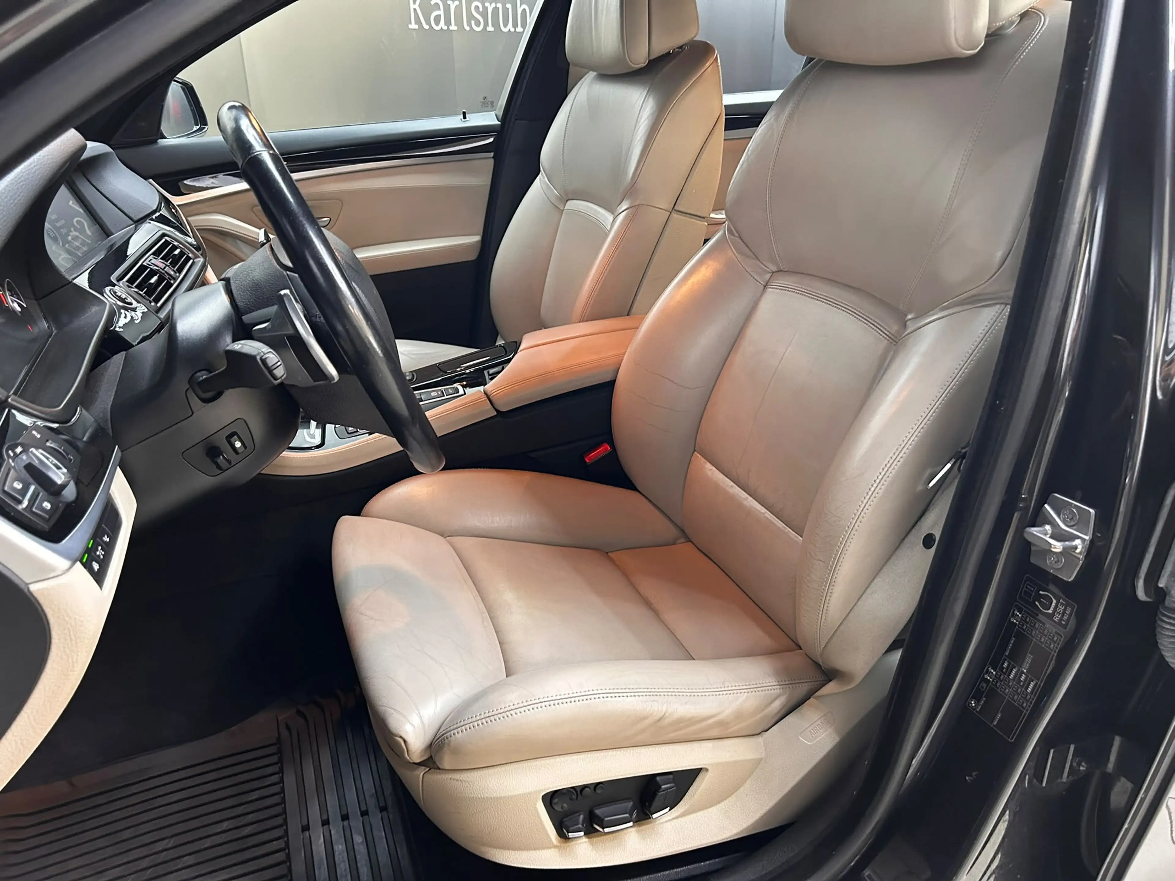 BMW 550 i M Sport SOFT+MEMO+HEAD+SHZ+NAV+KAMER+AHK+ — photo 9