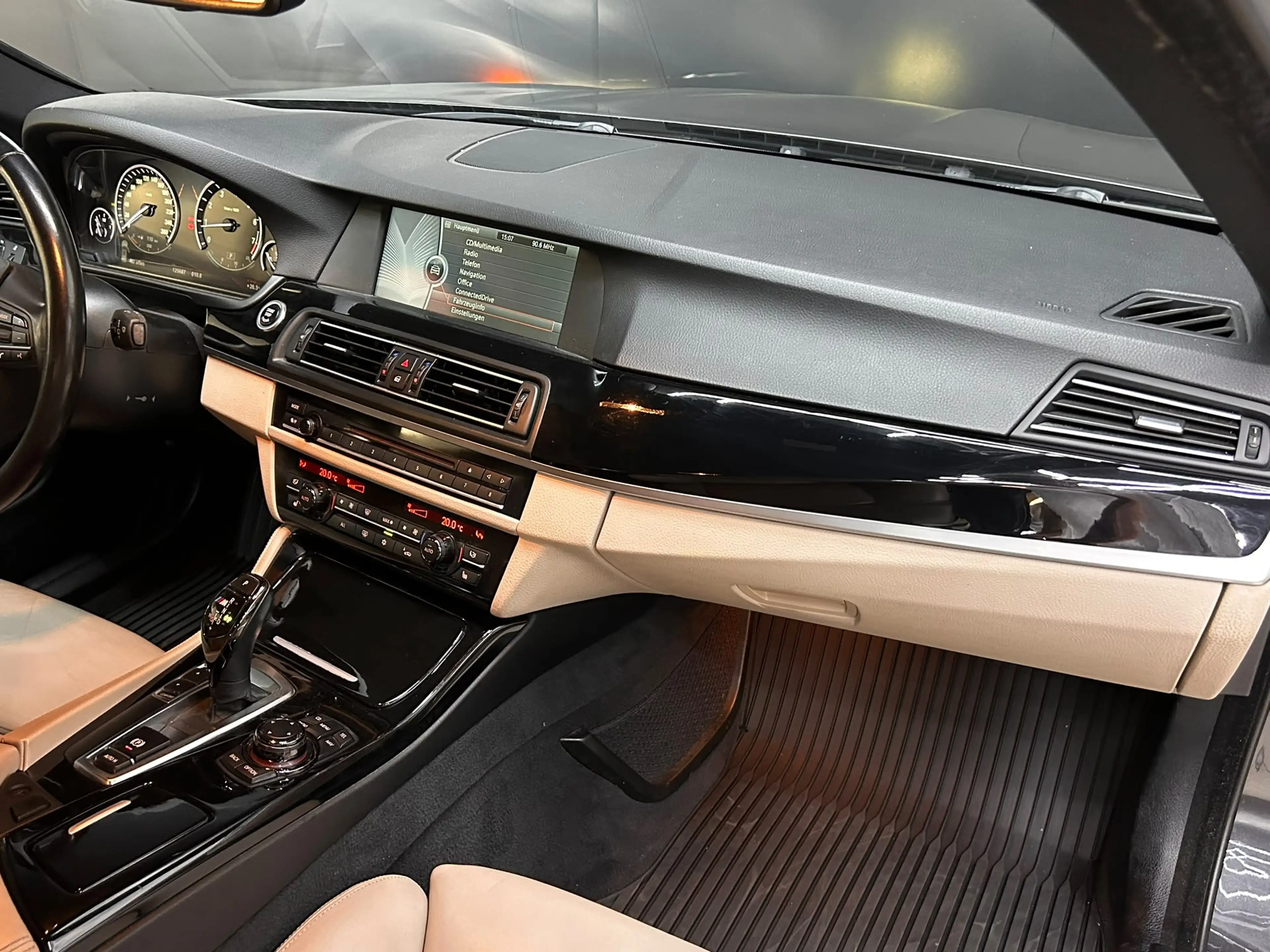 BMW 550 i M Sport SOFT+MEMO+HEAD+SHZ+NAV+KAMER+AHK+ — photo 15