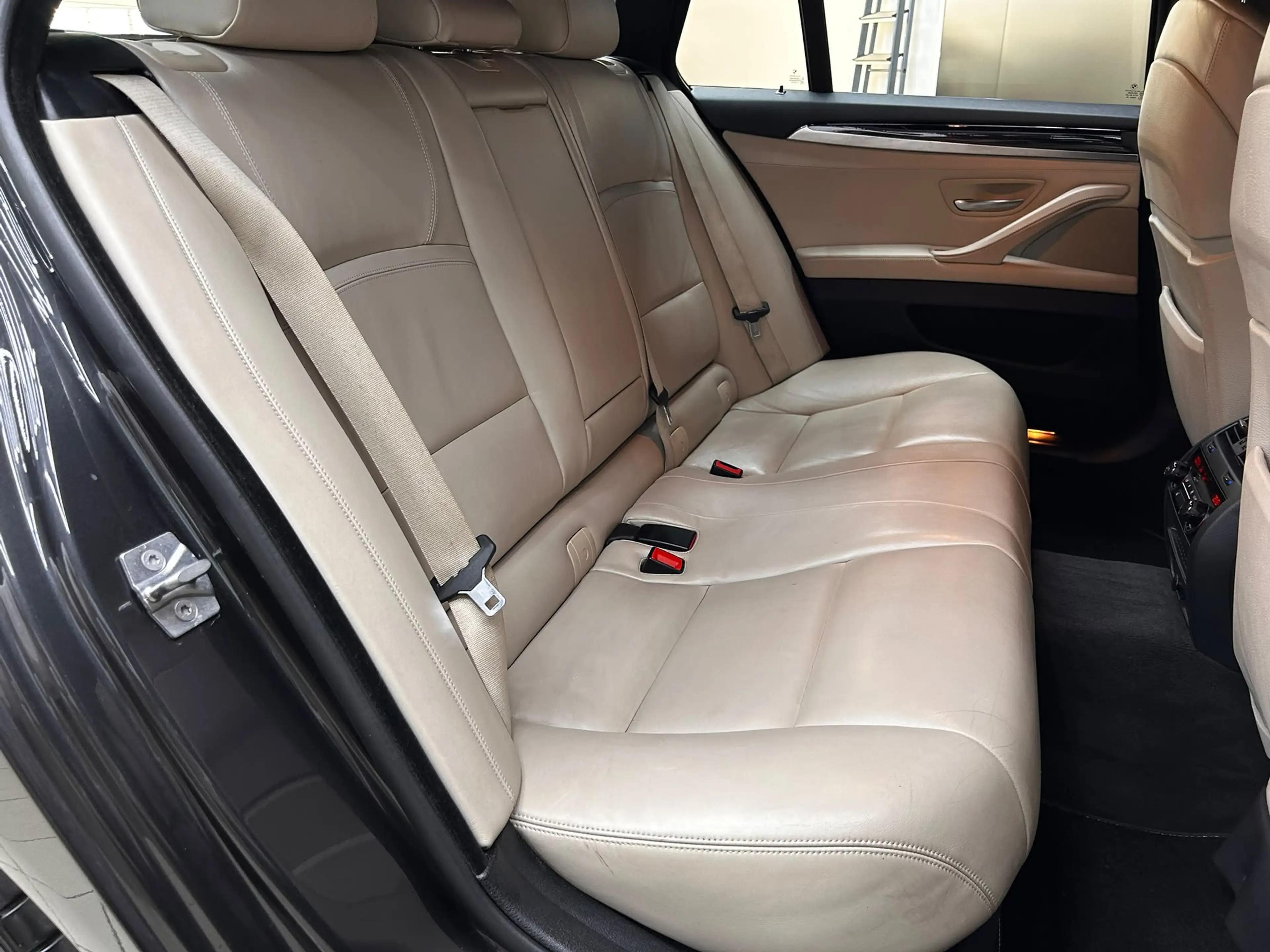 BMW 550 i M Sport SOFT+MEMO+HEAD+SHZ+NAV+KAMER+AHK+ — photo 12