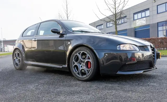 Alfa Romeo 147 3.2 V6 GTA