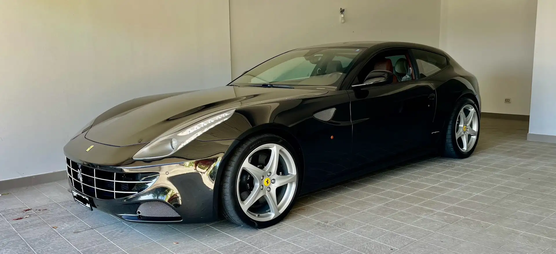 Ferrari FF 6.3 4rm dct Чорний - 1