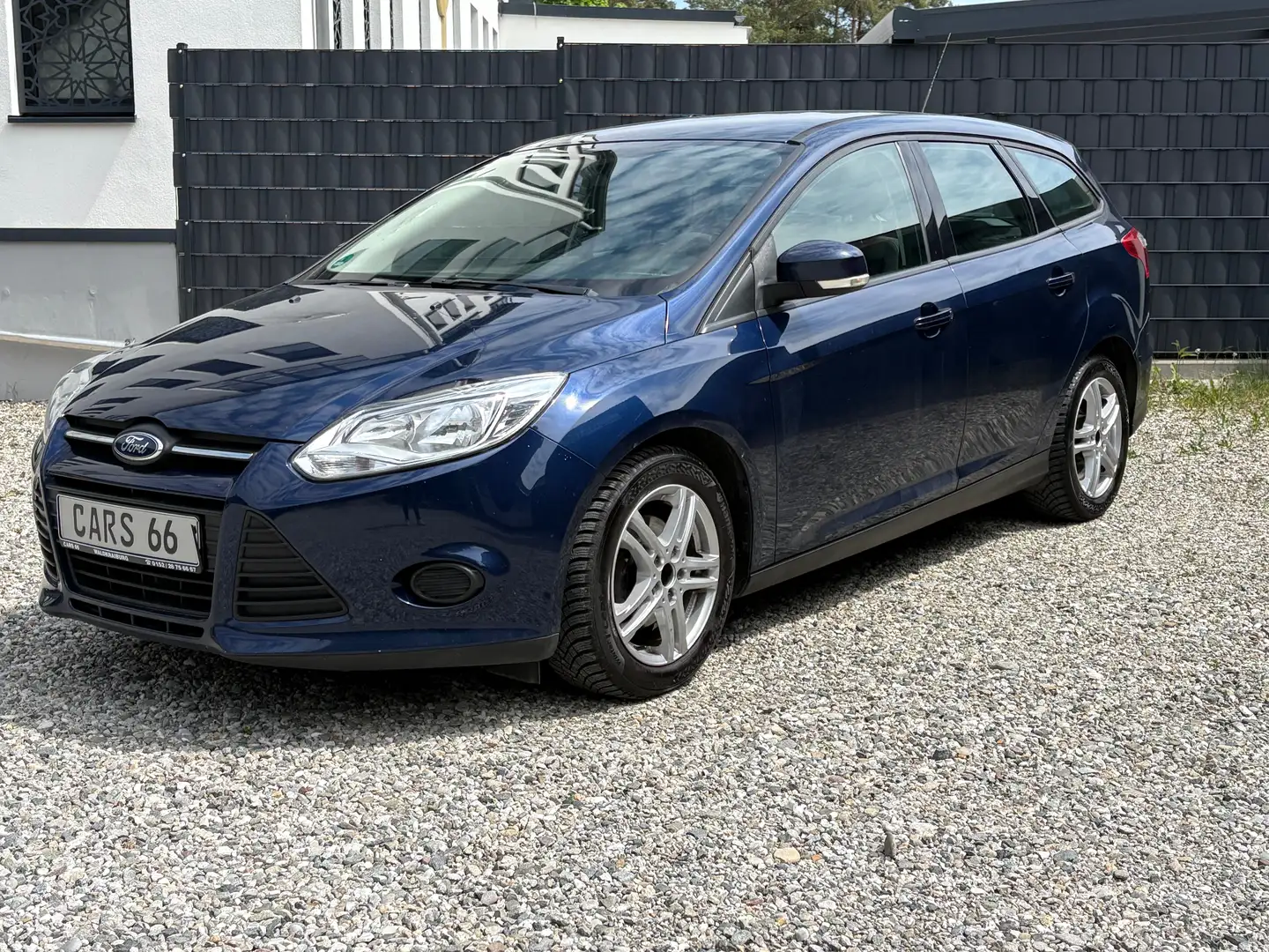 Ford Focus Trend Bleu - 1