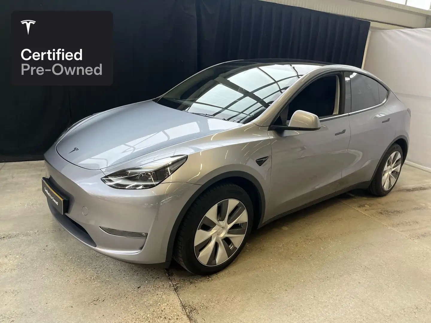 Tesla Model Y Long Range AWD “Certified Pre-Owned” Zilver - 1