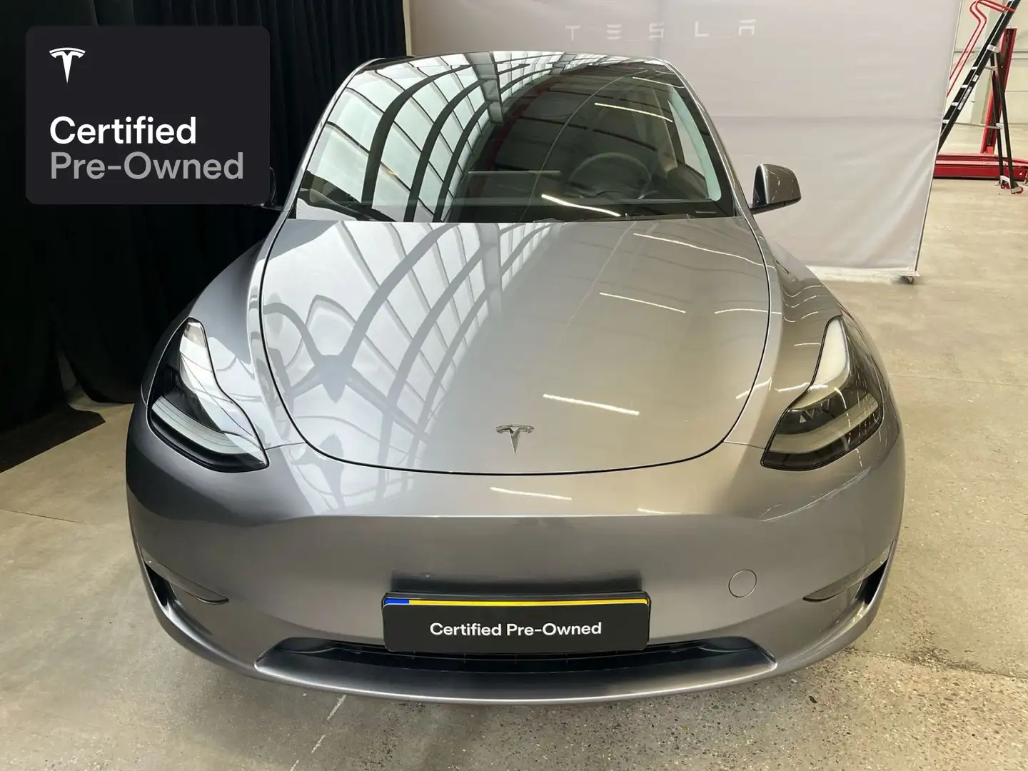 Tesla Model Y Long Range AWD “Certified Pre-Owned” Zilver - 2