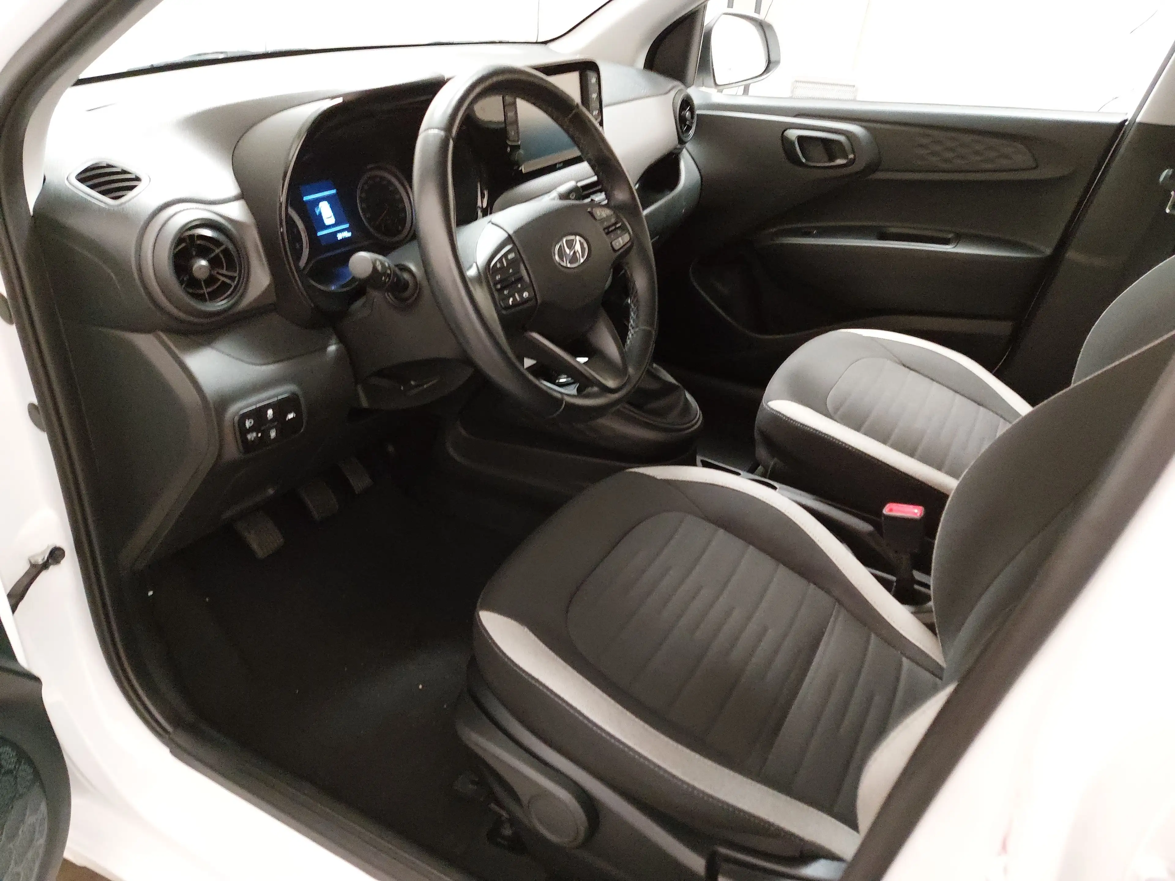Hyundai i10 I10 KLIMA RADIO MFL SHZ PDC DAB CARPLAY ANDROID BT — photo 6