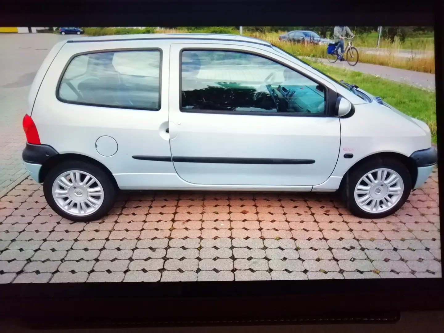 Renault Twingo 1.2 16V Kenzo Stříbrná - 1