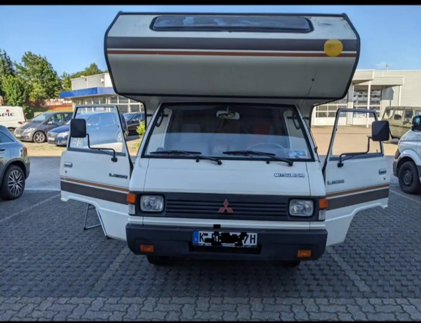 Mitsubishi L300 L 300 Beige - 2