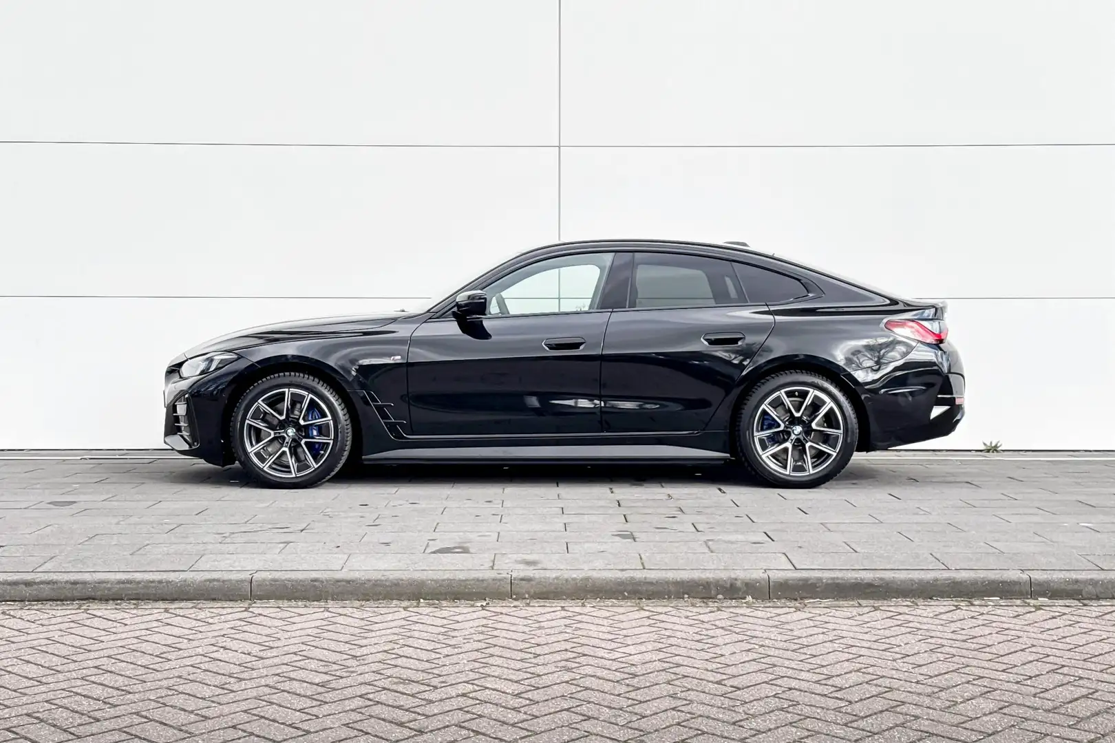 BMW i4 eDrive40 Zwart - 2