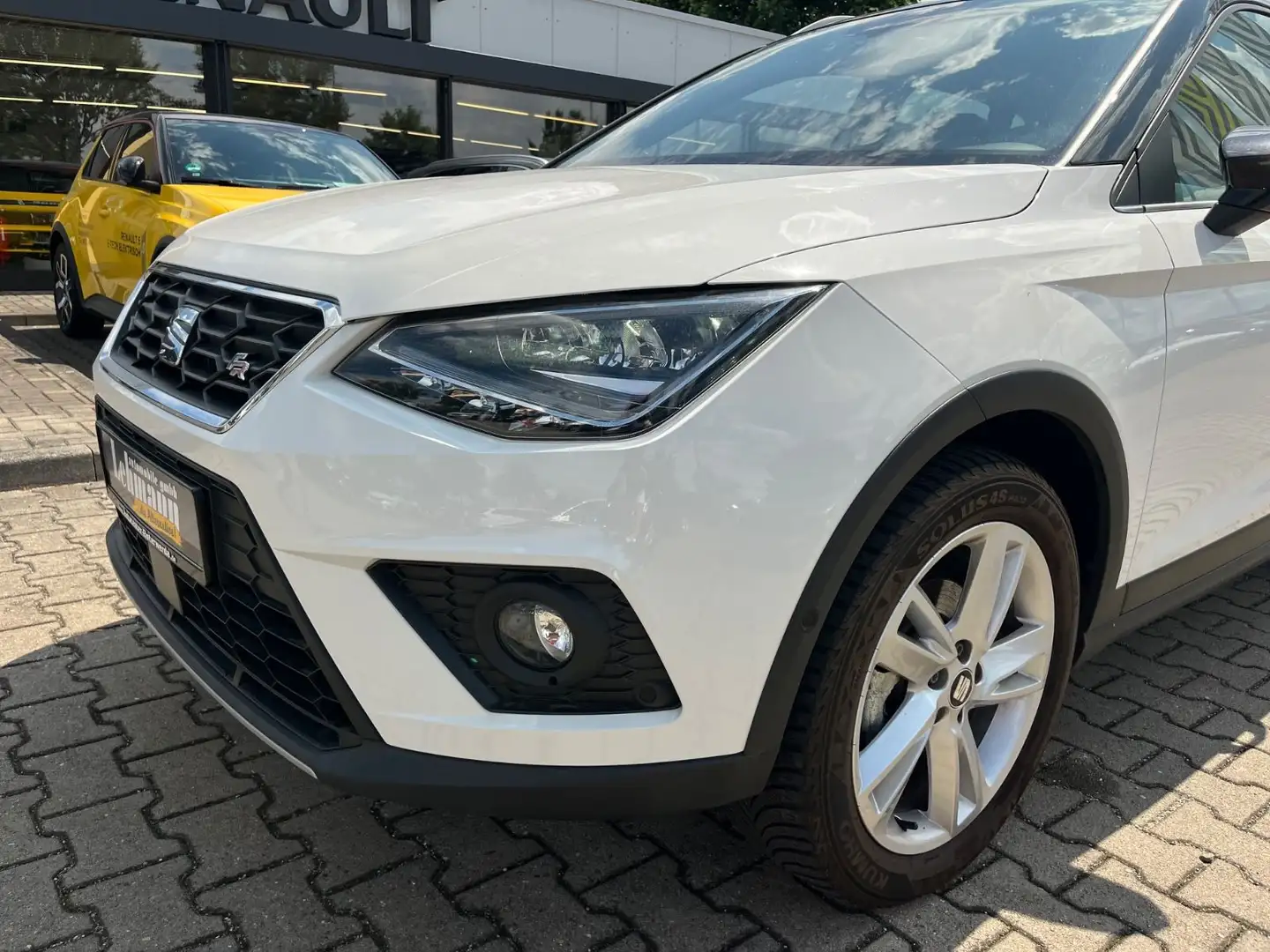 SEAT Arona 1.0 TSI FR Beats Fast Lane Wit - 2