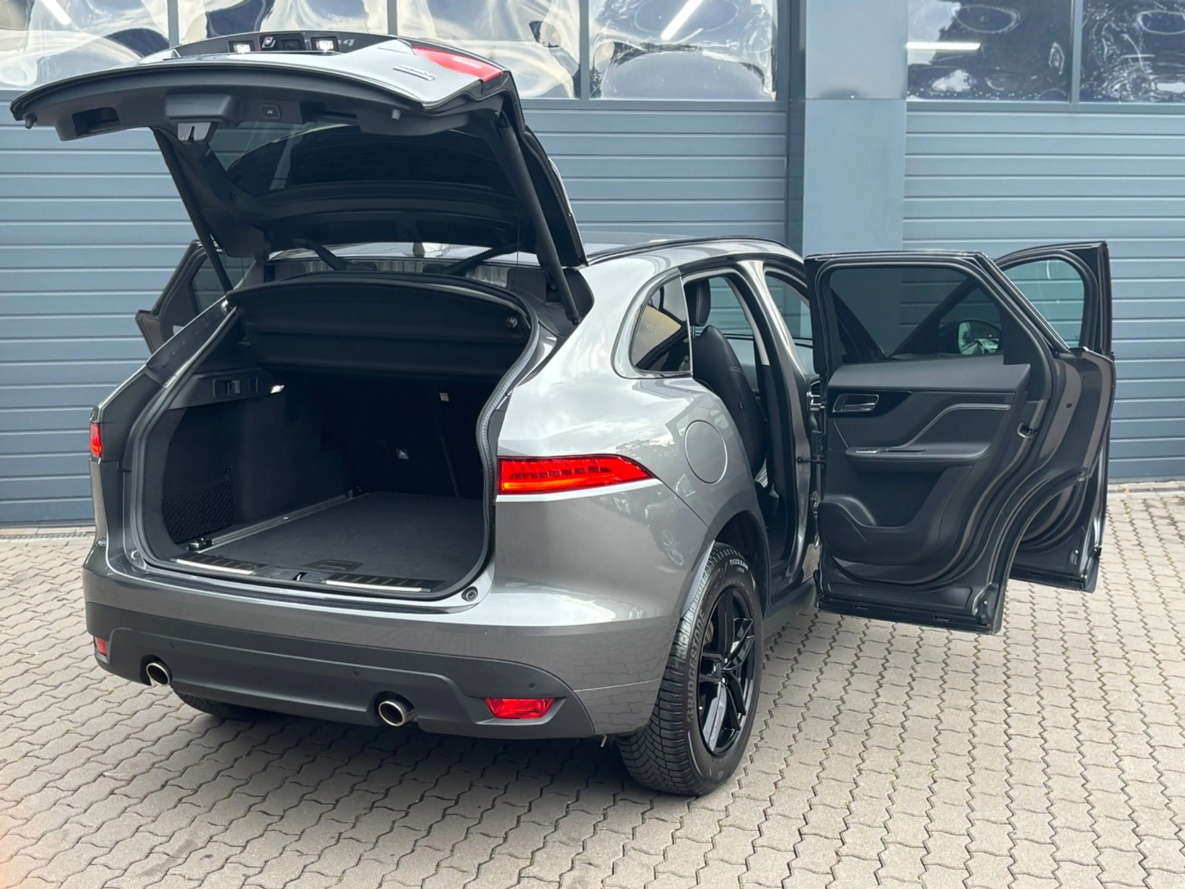 Jaguar F-Pace F-PACE*25t*R-Sport*AWD*LED*Navi*ACC* — photo 8