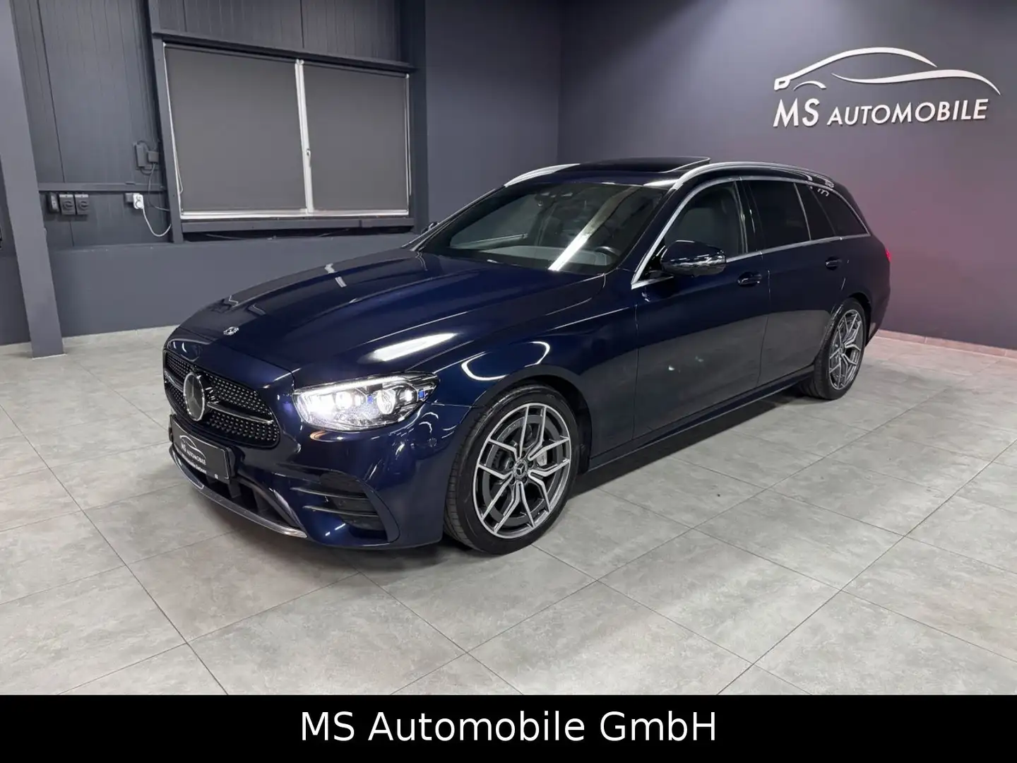 Mercedes-Benz E 220 d T-Modell AMG Line MBUX S- Dach Bleu - 2