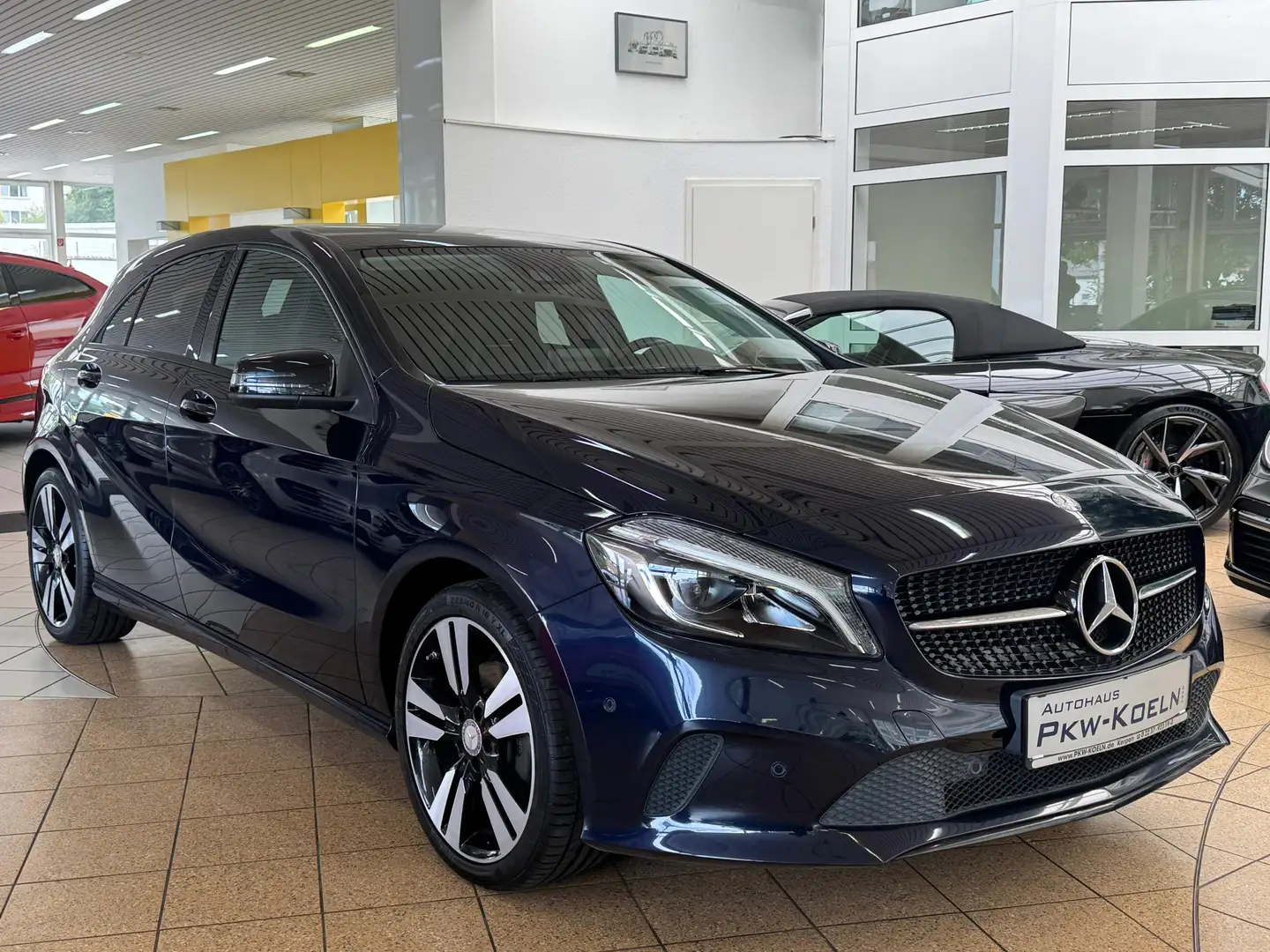 Mercedes-Benz A 200 BE *NAVi*KAMERA*LED*NiGHT*DAB*ToTW* Blau - 2