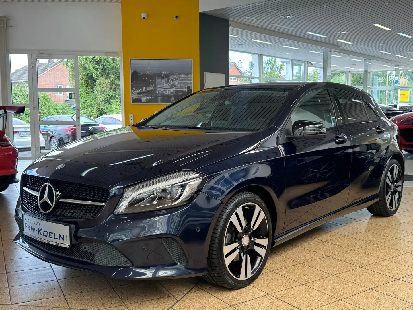 Mercedes-Benz A 200 BE *NAVi*KAMERA*LED*NiGHT*DAB*ToTW* Blau - 1