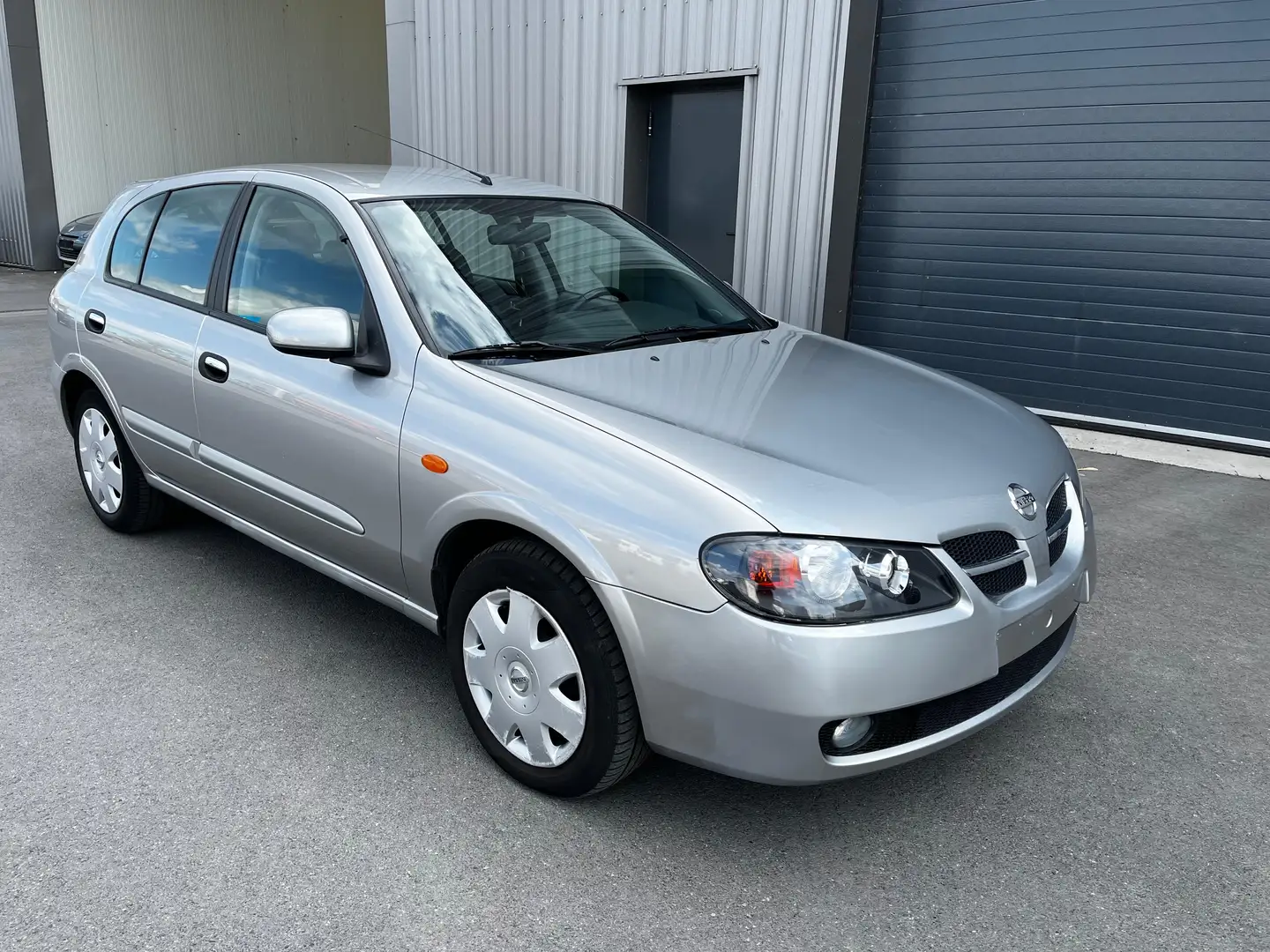 Nissan Almera 1.8i 16v Automatique Plateado - 2
