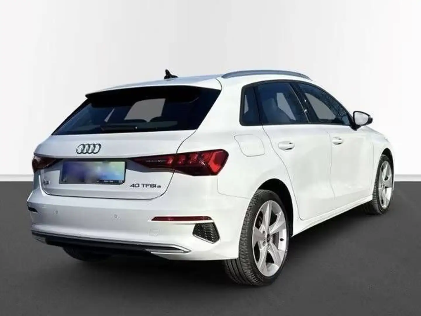 Audi A3 IV 40 TFSI e 204ch S line S tronic 6 Weiß - 2