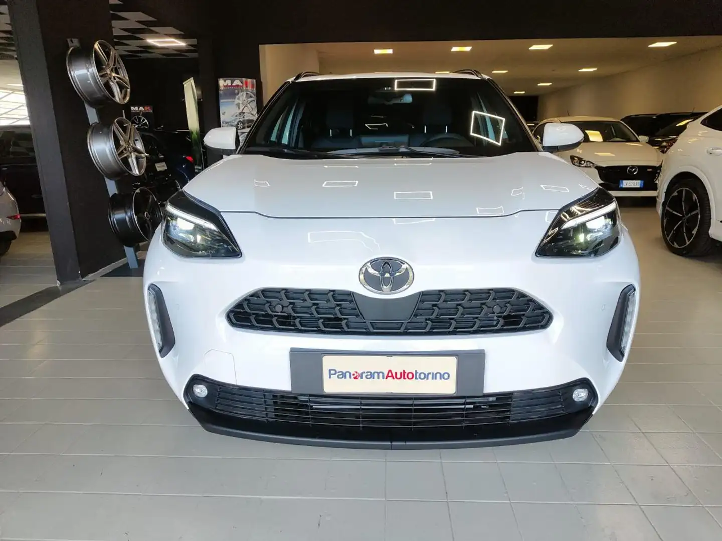 Toyota Yaris Cross 1.5 Hybrid 130 CV 5p. E-CVT Teamplayer+pack winter Bianco - 2