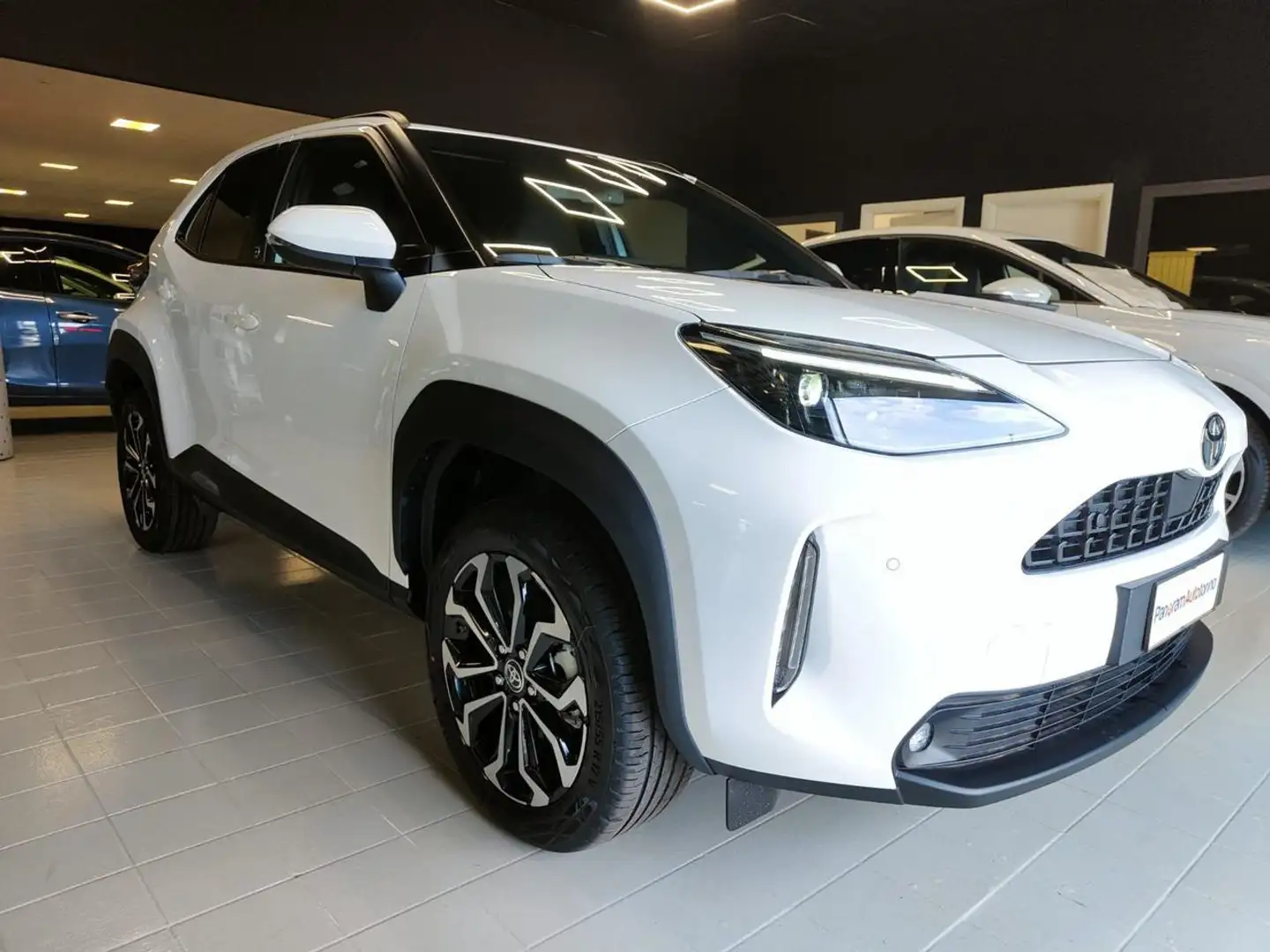 Toyota Yaris Cross 1.5 Hybrid 130 CV 5p. E-CVT Teamplayer+pack winter Bianco - 1